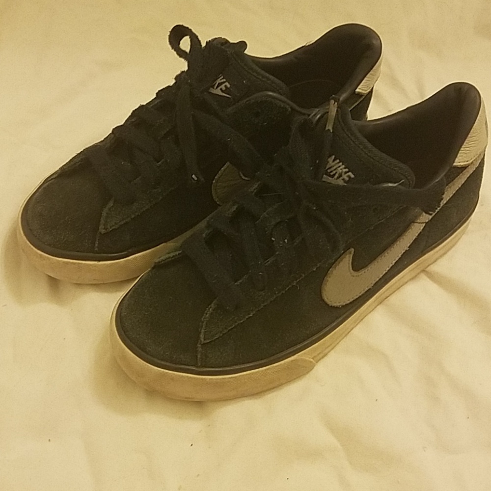 Vintage Nike sneakers